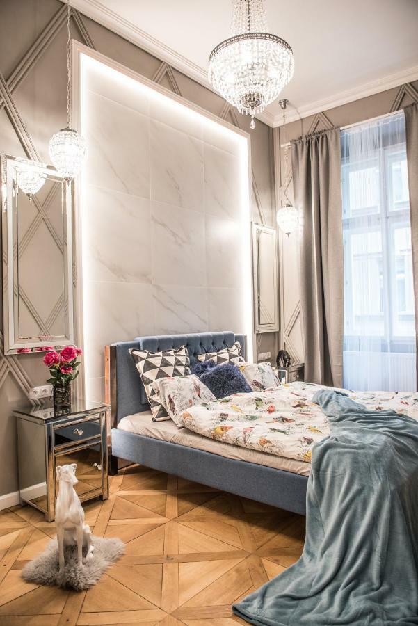 Dali Wenceslas Square Apartment Прага Екстериор снимка